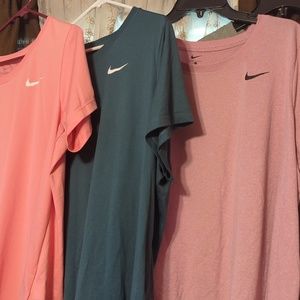 Plus size women's Nike tee shirts. Size 2x and 3x. These shirts are like new, .